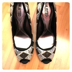 Unlisted sequins peep toe pumps- black- sz 7.5m